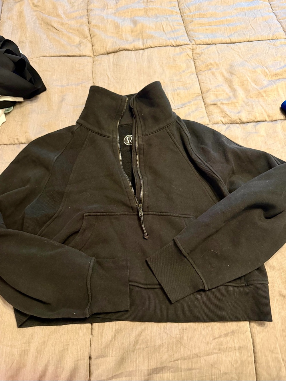 Lululemon oversized Scuba crop